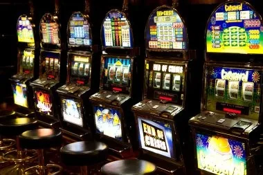 p999pkr Slots Feature Rooms